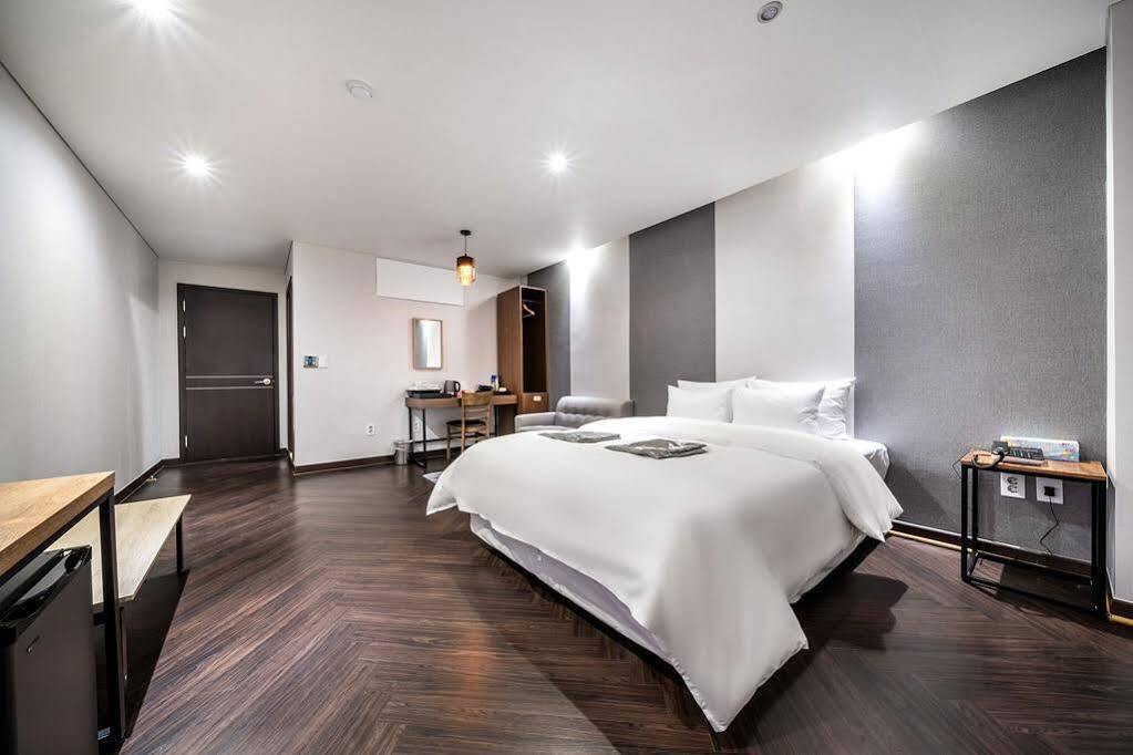 The Hotel Bon Σουγόν Εξωτερικό φωτογραφία